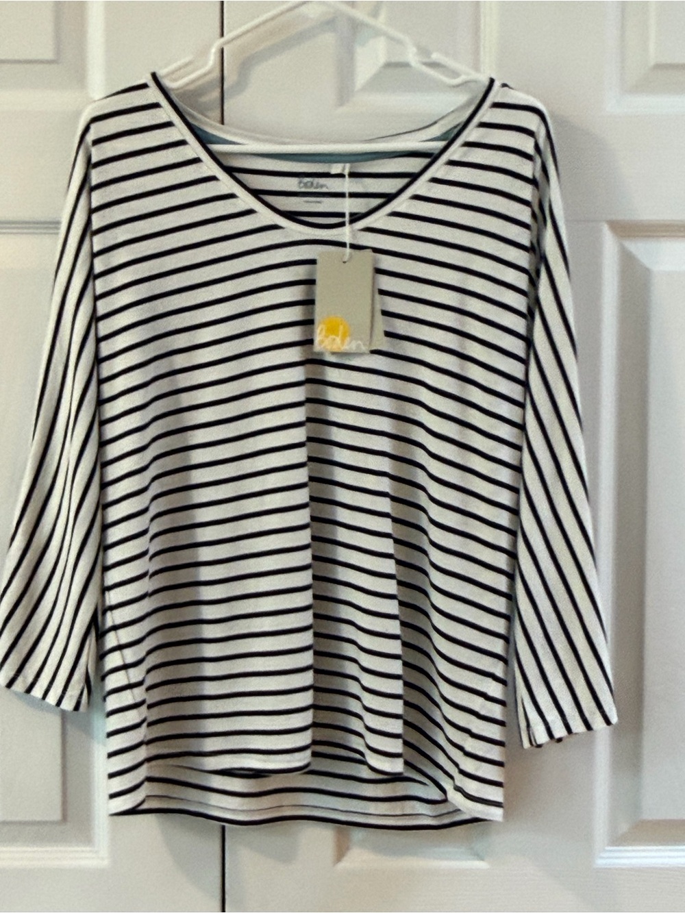 Boden Dark Navy and White Stripe V Neck Cotton Tee Size M